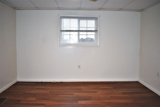 Building Photo - Newly updated 3 bedroom, 1 bathroom house....