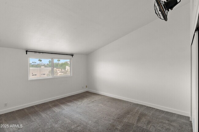 Building Photo - 5621 N 79th St