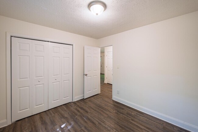 Building Photo - Updated Ranch on 1.6 Acres in Senoia. East Coweta Schools!