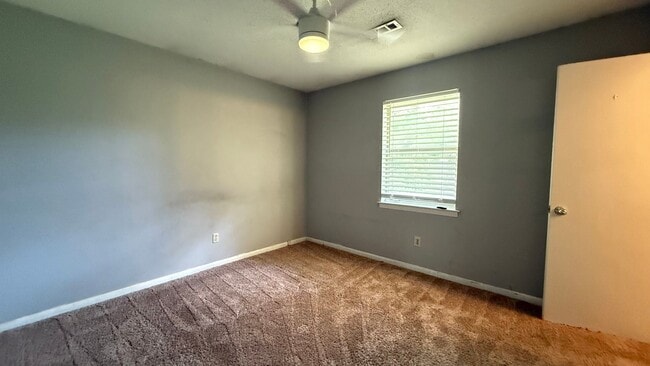 Building Photo - Charming 3-Bedroom Home in the Heart of Ri...