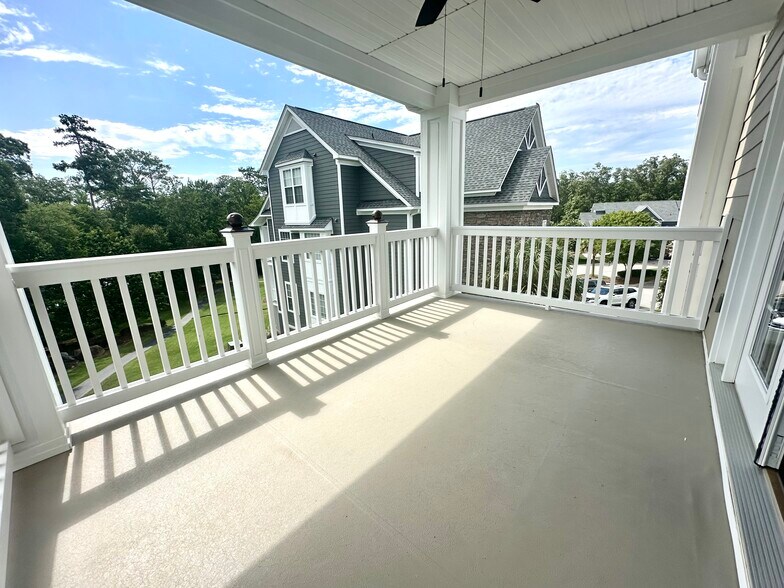 Building Photo - 149 Breezes Dr