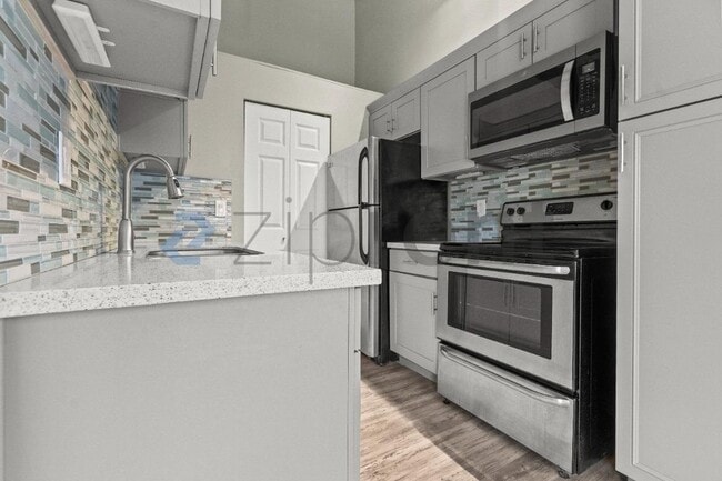 Building Photo - 2020 Grant Ave S