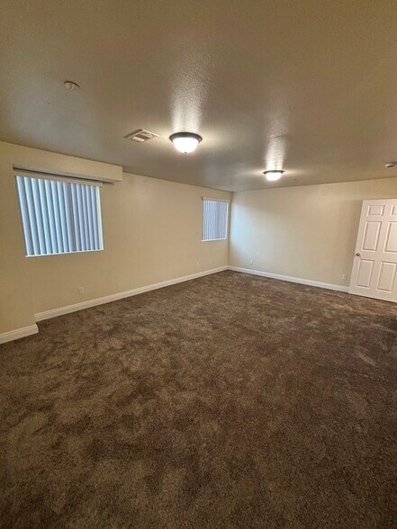 Building Photo - 206 W 105th St