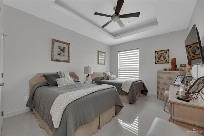 Building Photo - 28 Sycamore Ave