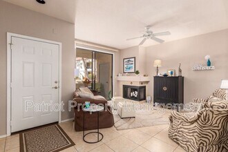 Building Photo - 9708-9708 E Vía Linda