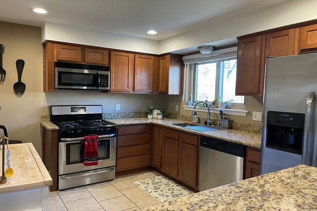 Building Photo - 29329 Rose St