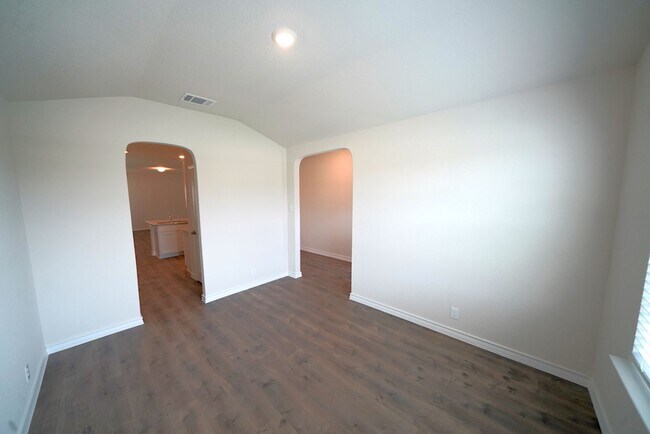 Building Photo - Newly Built Home in Red River Ranch Neighborhood of Cibolo, TX Realtor Commission: $500
