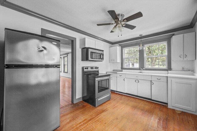 Building Photo - New Hope - fully remodeled gem