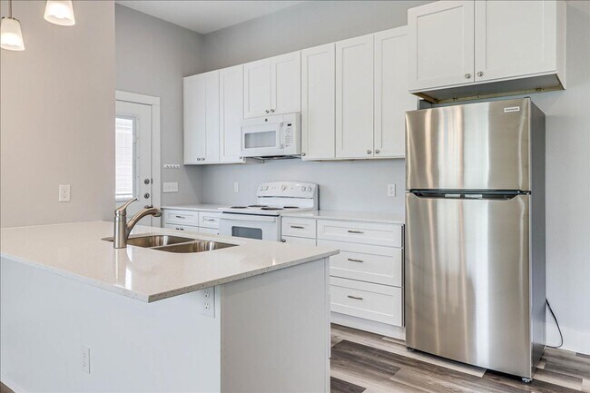 Building Photo - 5017 Moravian Dr