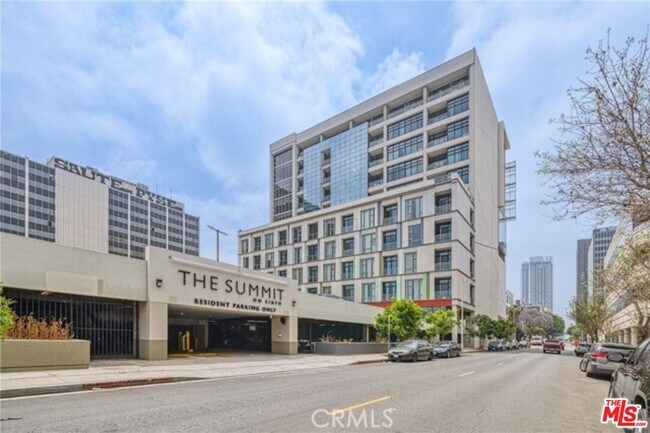 Primary Photo - 3223 W 6th St