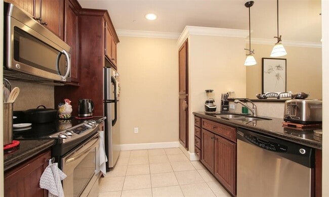 Building Photo - 2203 Dorrington St