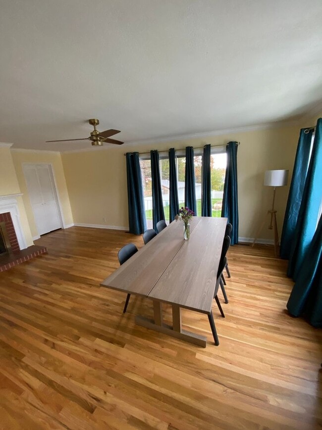 Building Photo - 4049 Taylor Ave