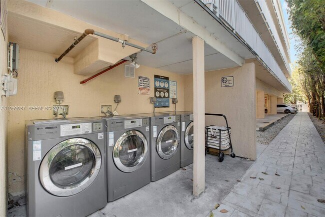 Building Photo - 1349 SW 3rd St