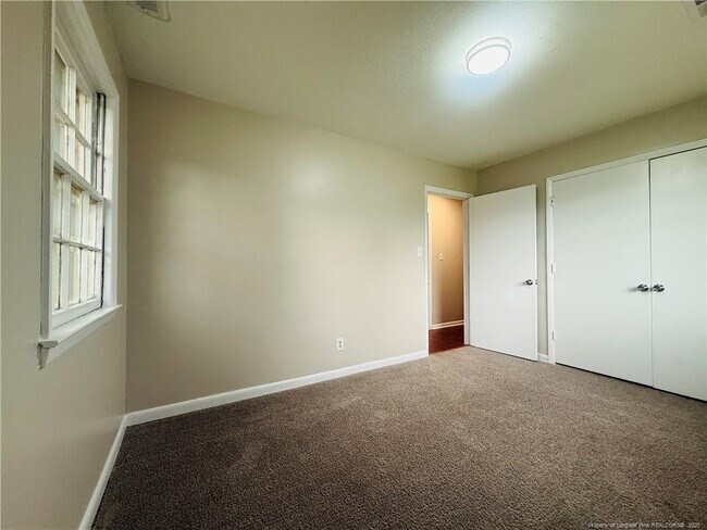 Building Photo - 5325 Trampas Ct
