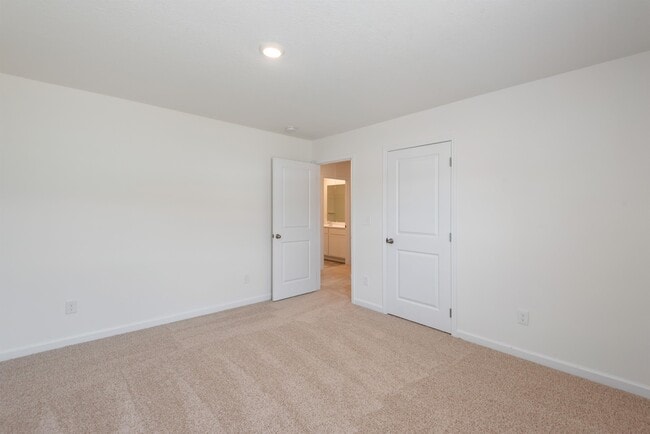 Building Photo - 104 Greystone Way