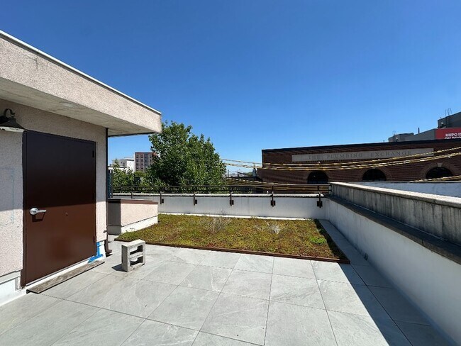 Building Photo - 138 Dwight St