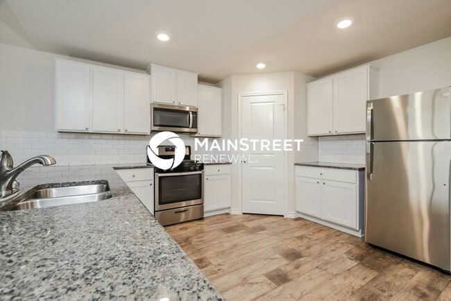 Building Photo - 4 Bedroom Pet-Friendly Home in SAINT HEDWIG, TX with Main Street Renewal