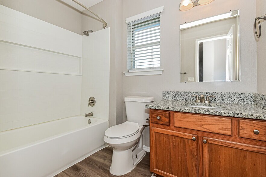 Building Photo - 309 Cobblestone Dr