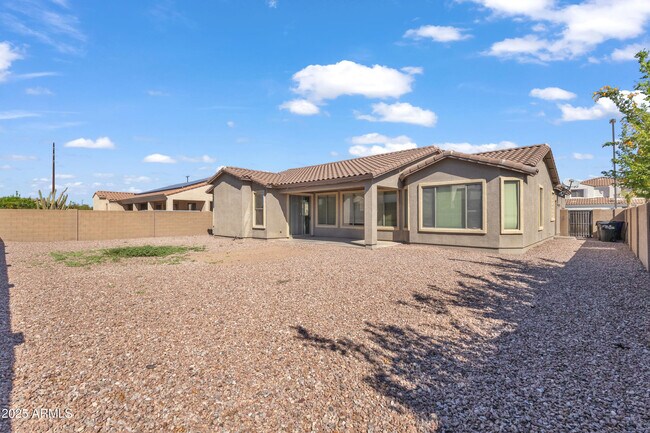Building Photo - 3233 E Blue Ridge Way