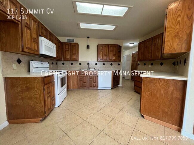 Building Photo - 117 Summit Cove