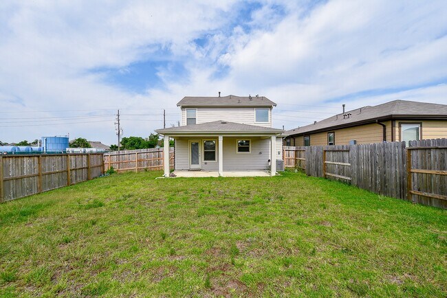 Building Photo - 15102 Darbydale Dr