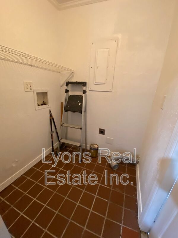 Building Photo - 537 Sacramento St