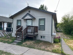 Building Photo - 1513 Oregon Ave