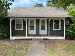 Building Photo - 703 N Boulevard