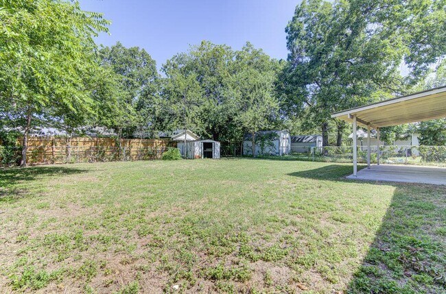 Building Photo - 8406 Burrell Dr