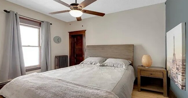 Building Photo - 1823 N Girard Ave