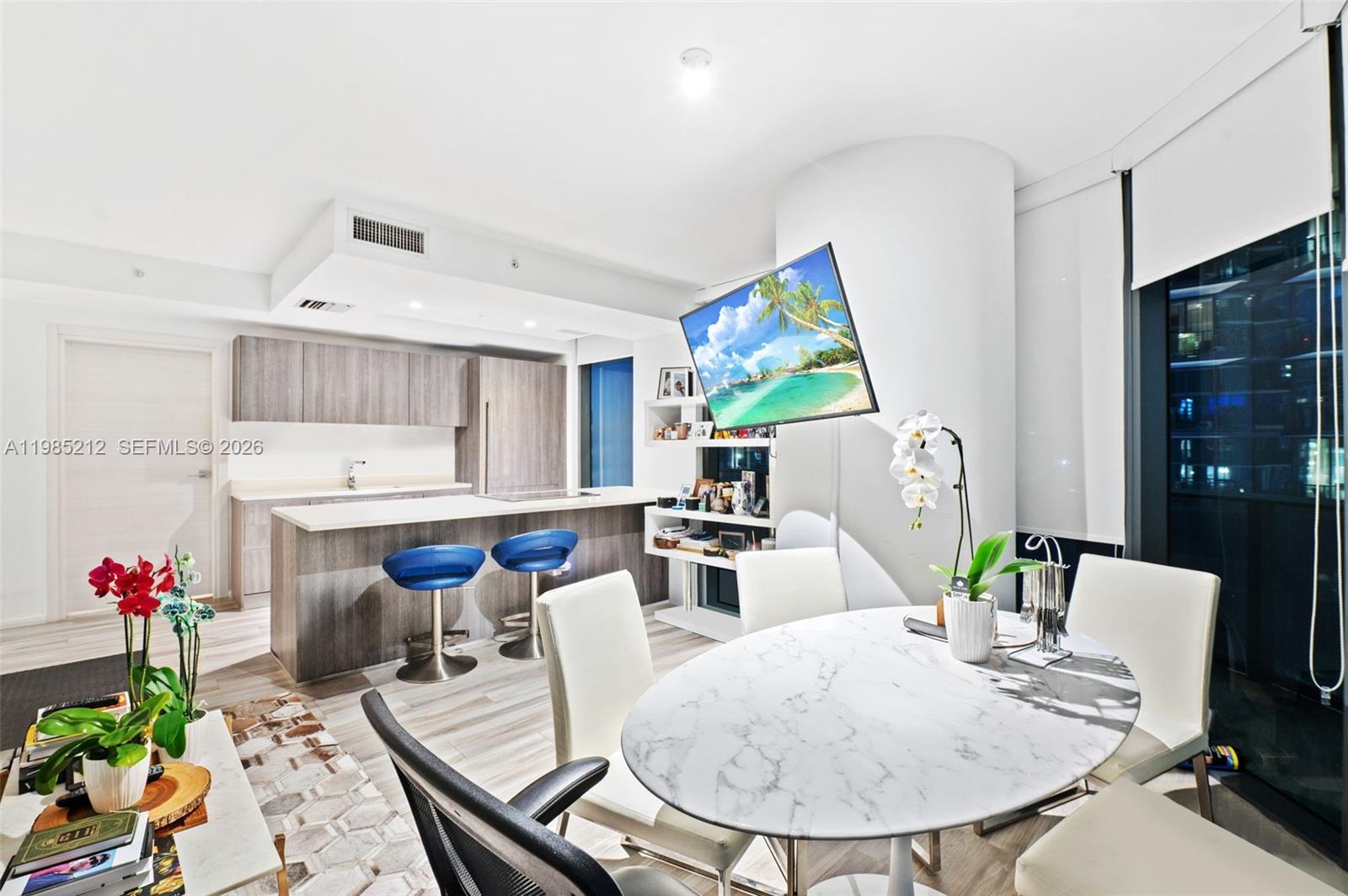 Building Photo - 801 S Miami Ave