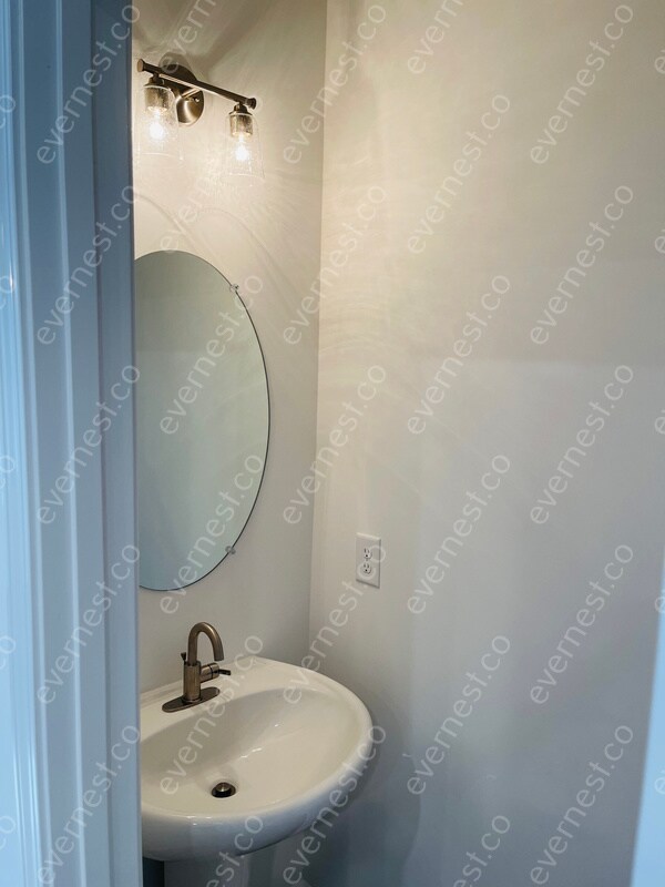 Building Photo - 2656 Lakevilla Dr