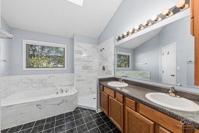 Building Photo - 176 Merriford Ln