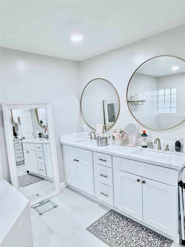 Building Photo - 7146 Bayou Forest Dr