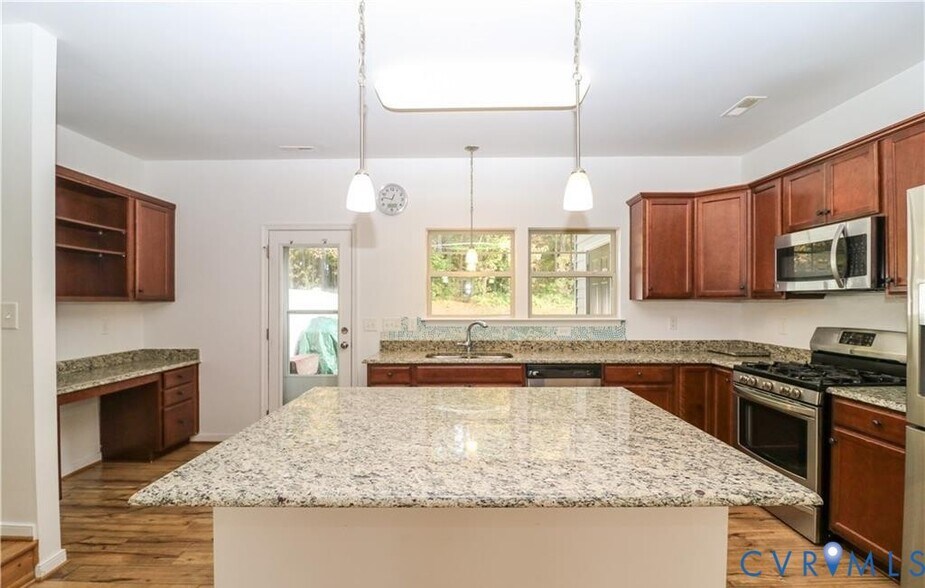 Building Photo - 2424 Marions Ln