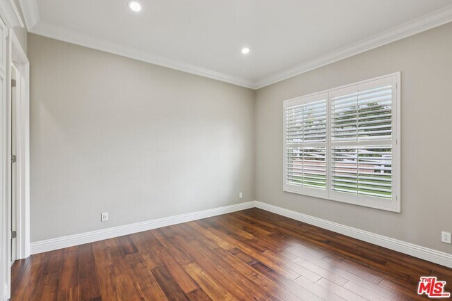 Building Photo - 27048 Triumph Ave