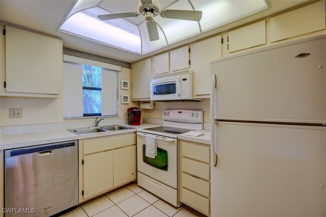 Building Photo - 6897 Estero Blvd