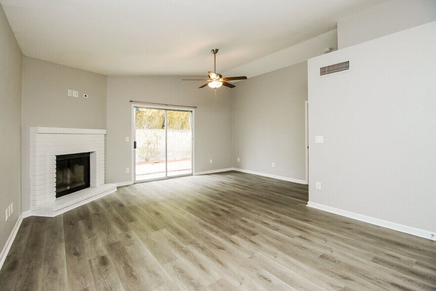 Building Photo - 1616 N Alta Mesa Dr