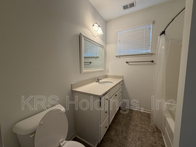 Building Photo - 1517 Rollesby Way