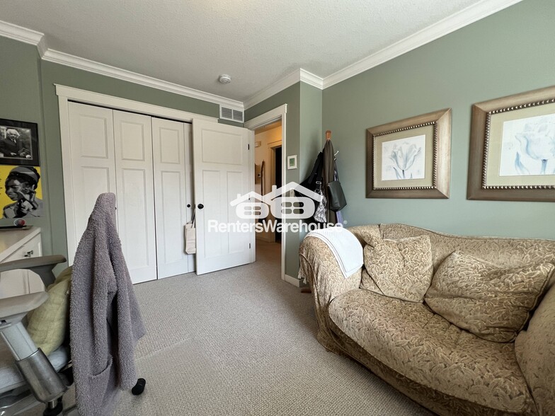 Building Photo - 1236 1st St