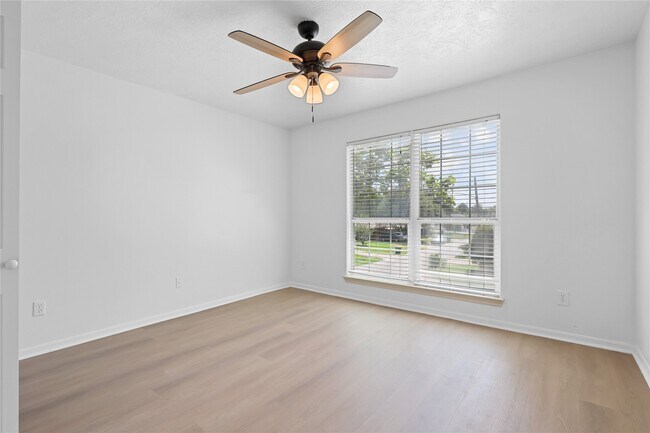 Building Photo - 10302 Buffum St