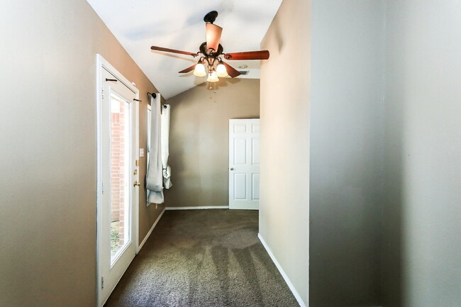 Building Photo - Beautiful Home Located South of Frenship High school!