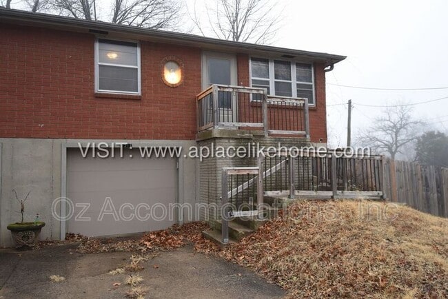 Building Photo - 5311 NE Barnes Ave