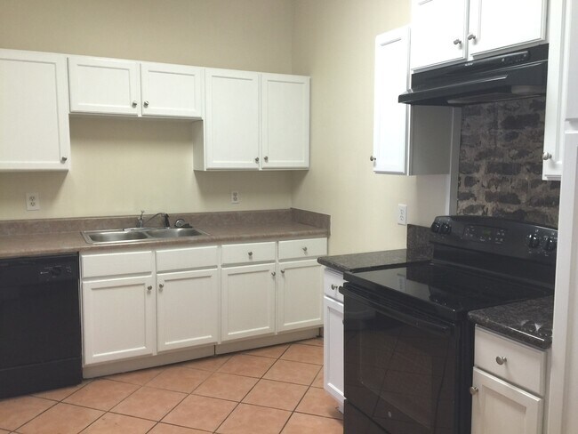 Building Photo - Home for rent in Avondale