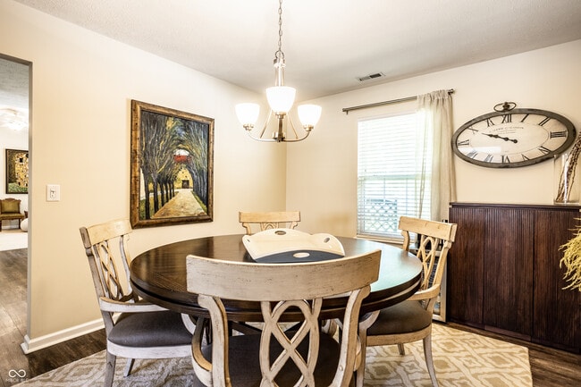 Building Photo - 14924 Oak Rd