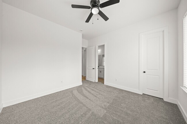 Building Photo - 3417 Tuam St