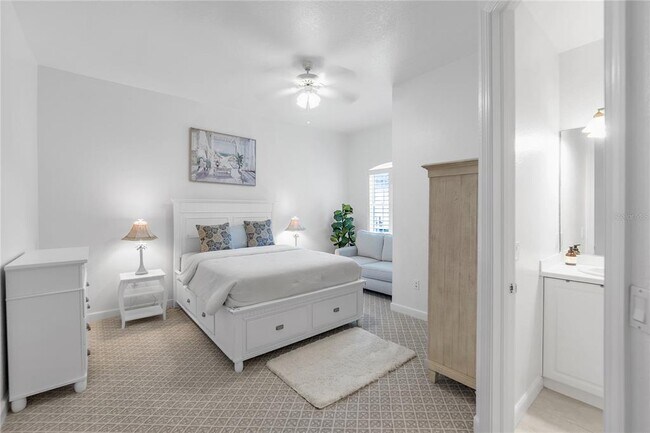 Building Photo - 5405 46th Ct W