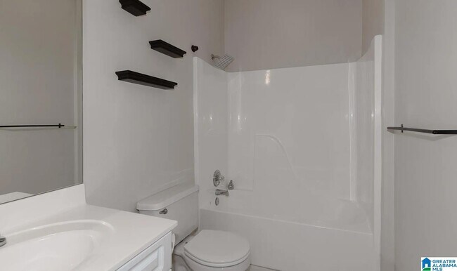 Building Photo - 115 Charlton Ln