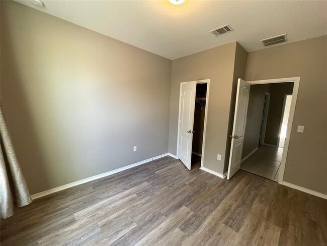 Building Photo - 6808 Ondantra Bnd