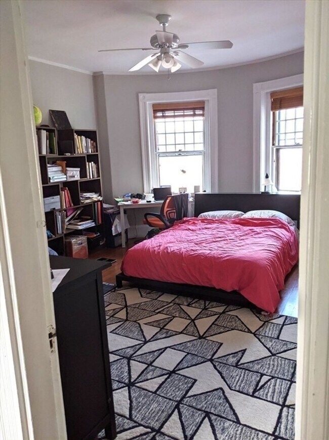 Building Photo - 3 bed/1.5 bath with One parking spot included.